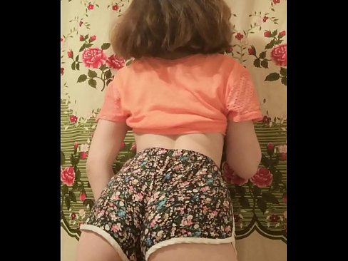 ❤️ Szexi fiatal csaj vetkőzteti le a rövidnadrágját a kamera előtt. Porno at hu.my-hentai-gallery.ru